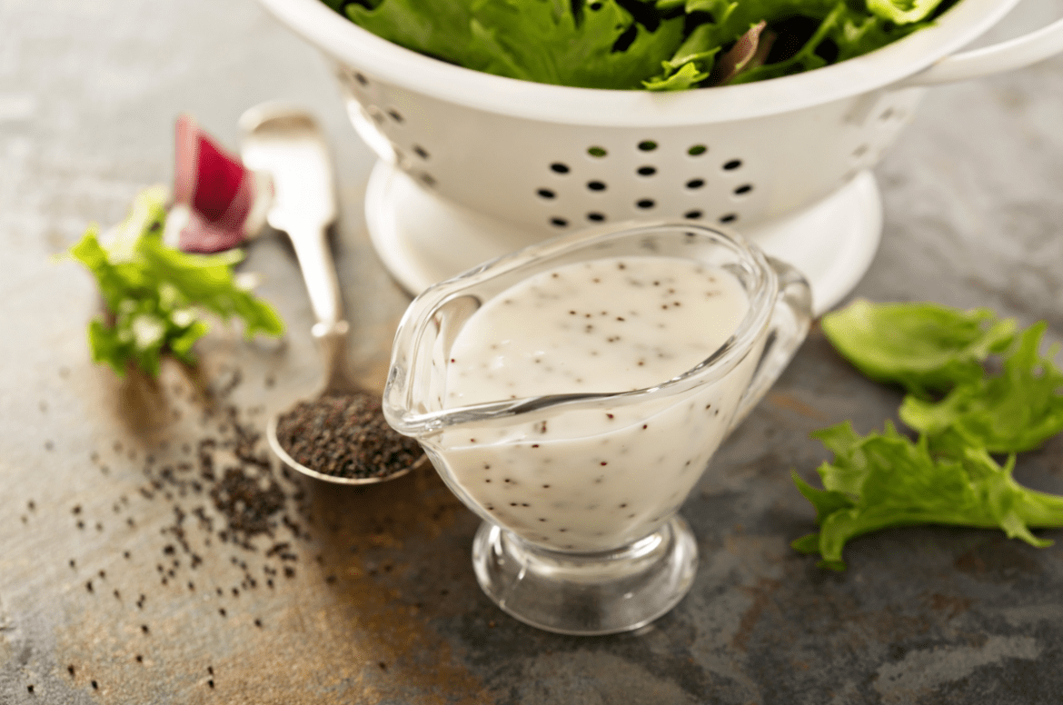 Чем лучше заправлять салат при похудении